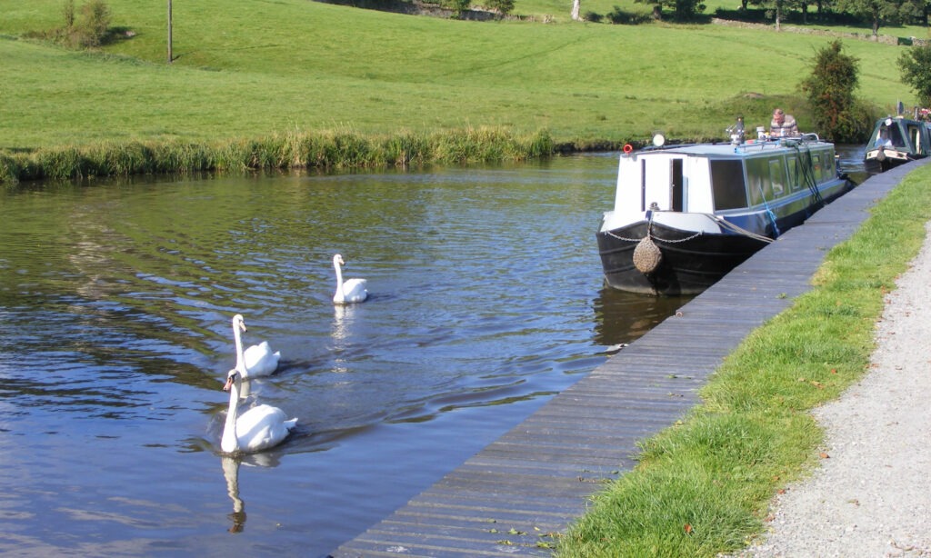 Grand Union Canal Walking Holiday 147 Miles Of Great Walking